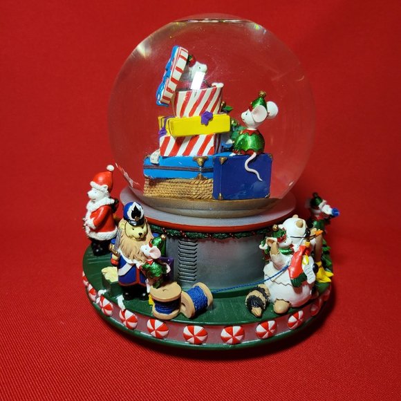 Revolving Musical Waterglobe Home for the Holidays 1999 - Picture 6 of 12